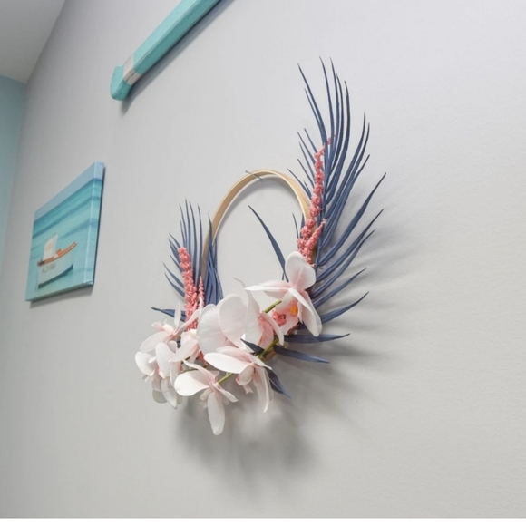 Tropical Orchid Wreath - Picture 3 of 5